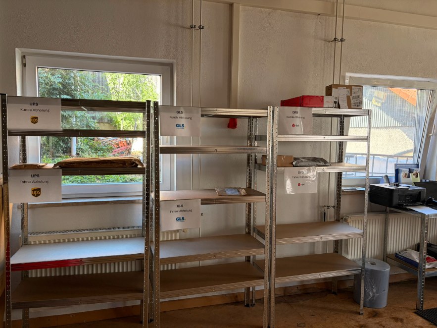 Paketshop-Regale für UPS, GLS und DPD